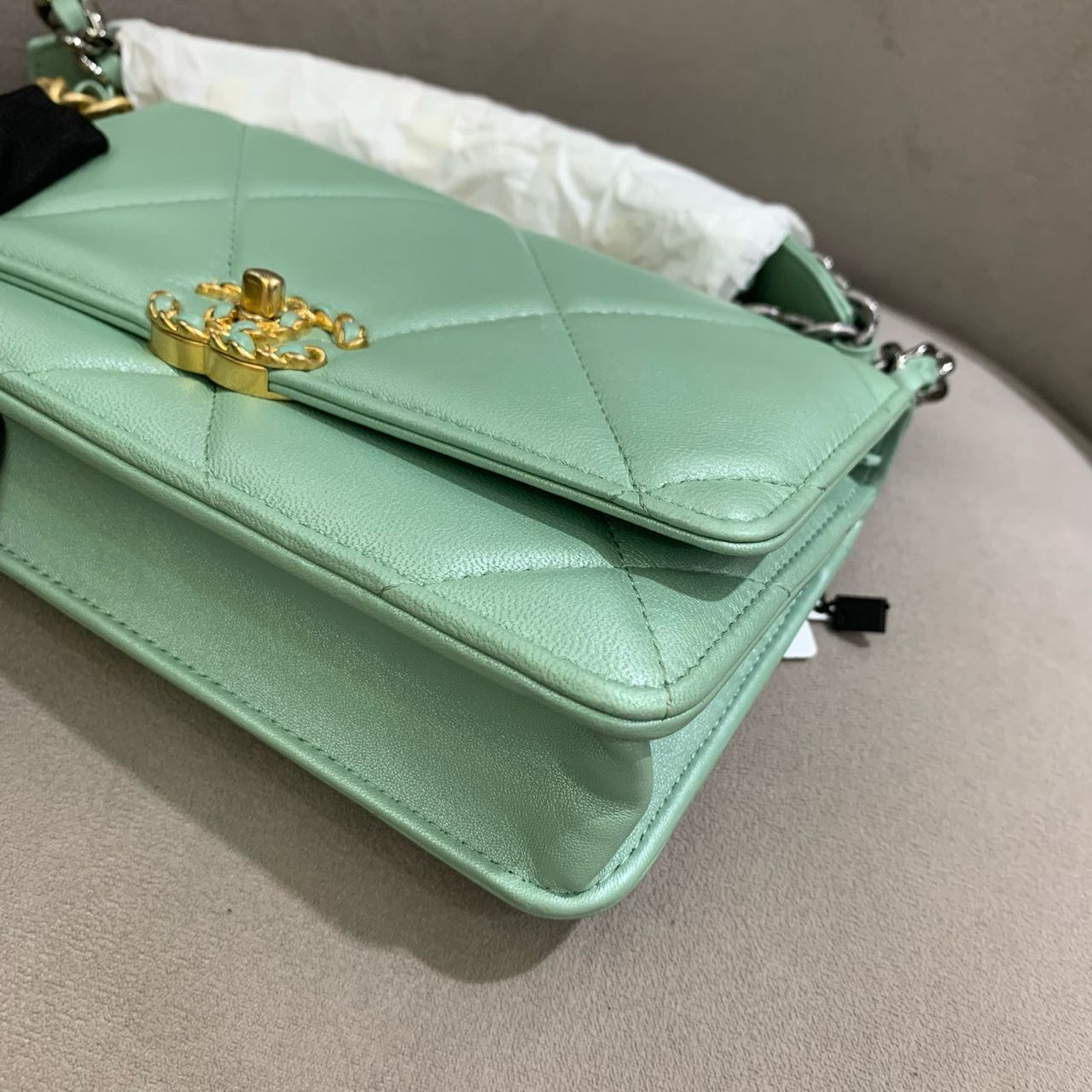 Pre-owned Certified Chanel 19 Wallet on Chain in Green Lambskin with Golden Hardware, 2023 Microchipped, w/ full set