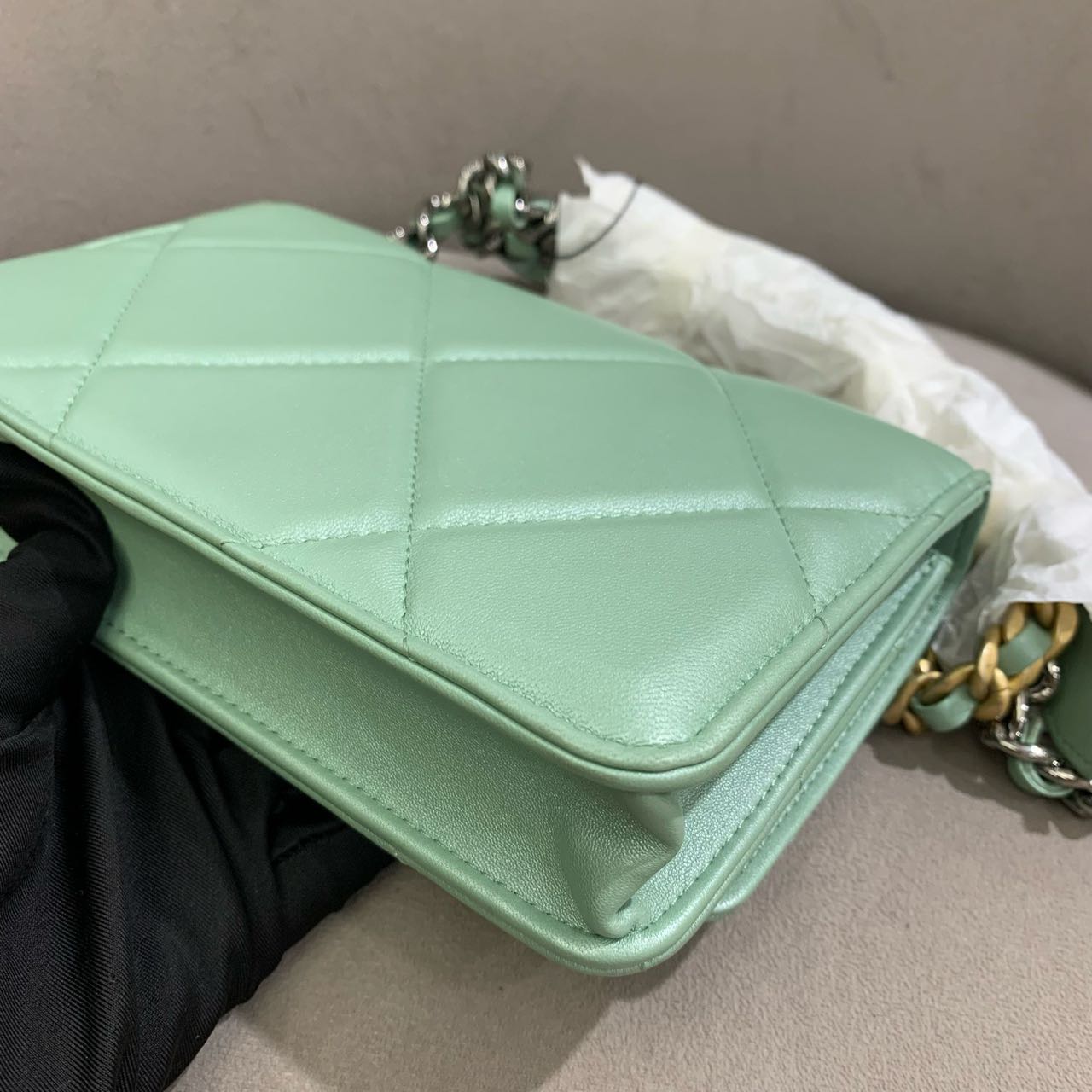 Pre-owned Certified Chanel 19 Wallet on Chain in Green Lambskin with Golden Hardware, 2023 Microchipped, w/ full set