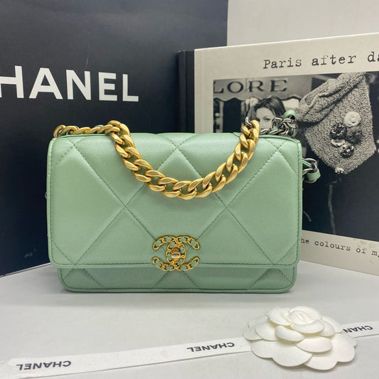 Pre-owned Certified Chanel 19 Wallet on Chain in Green Lambskin with Golden Hardware, 2023 Microchipped, w/ full set