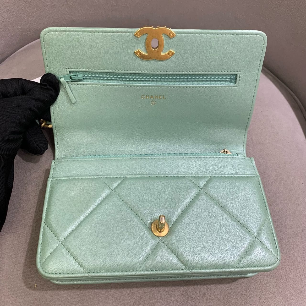 Pre-owned Certified Chanel 19 Wallet on Chain in Green Lambskin with Golden Hardware, 2023 Microchipped, w/ full set