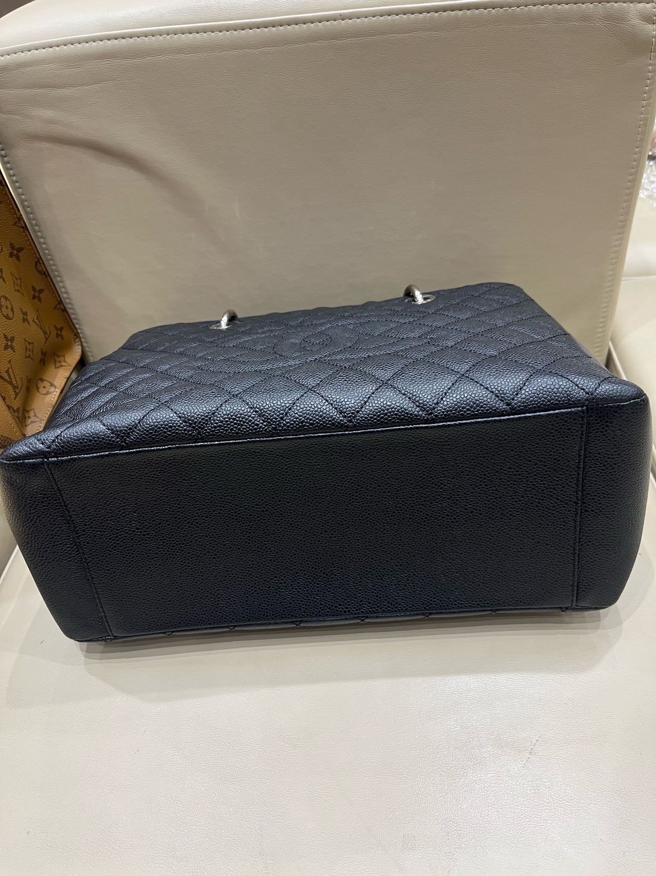 Pre-owned Certified Chanel Black Grand Shopping Tote in Quilted Caviar Leather with Silver Hardware, 2013-2014, w/ Chanel card