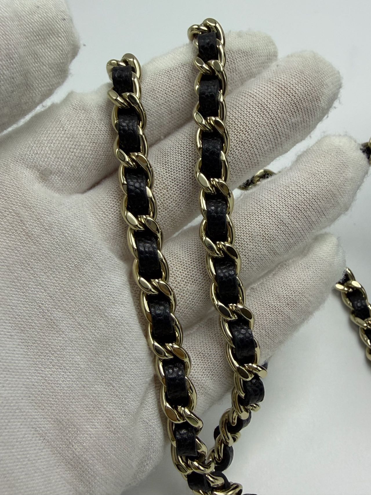 Pre-owned Certified Chanel Hobo Clutch with Chain in Black Caviar Leather with Golden Hardware, 2025 Microchipped, w/ full set