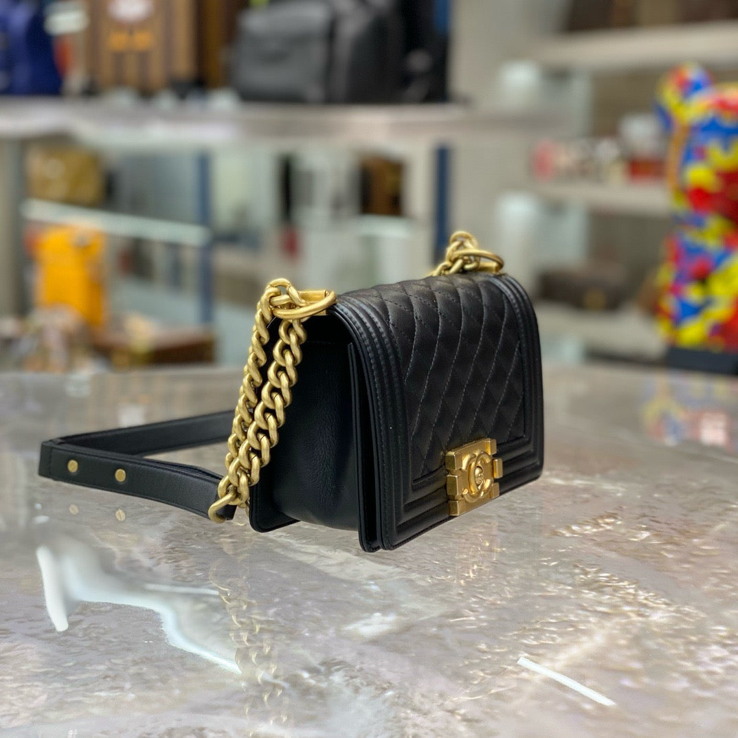 Pre-owned Chanel Small Boy Black Lambskin Golden hardware, mid 2019, w/ Full Set - box, card, dust bag, receipt