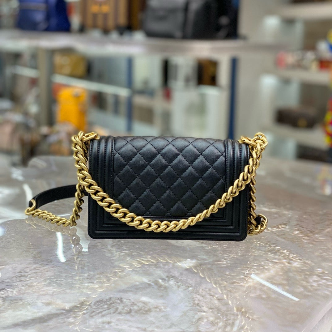 Pre-owned Chanel Small Boy Black Lambskin Golden hardware, mid 2019, w/ Full Set - box, card, dust bag, receipt