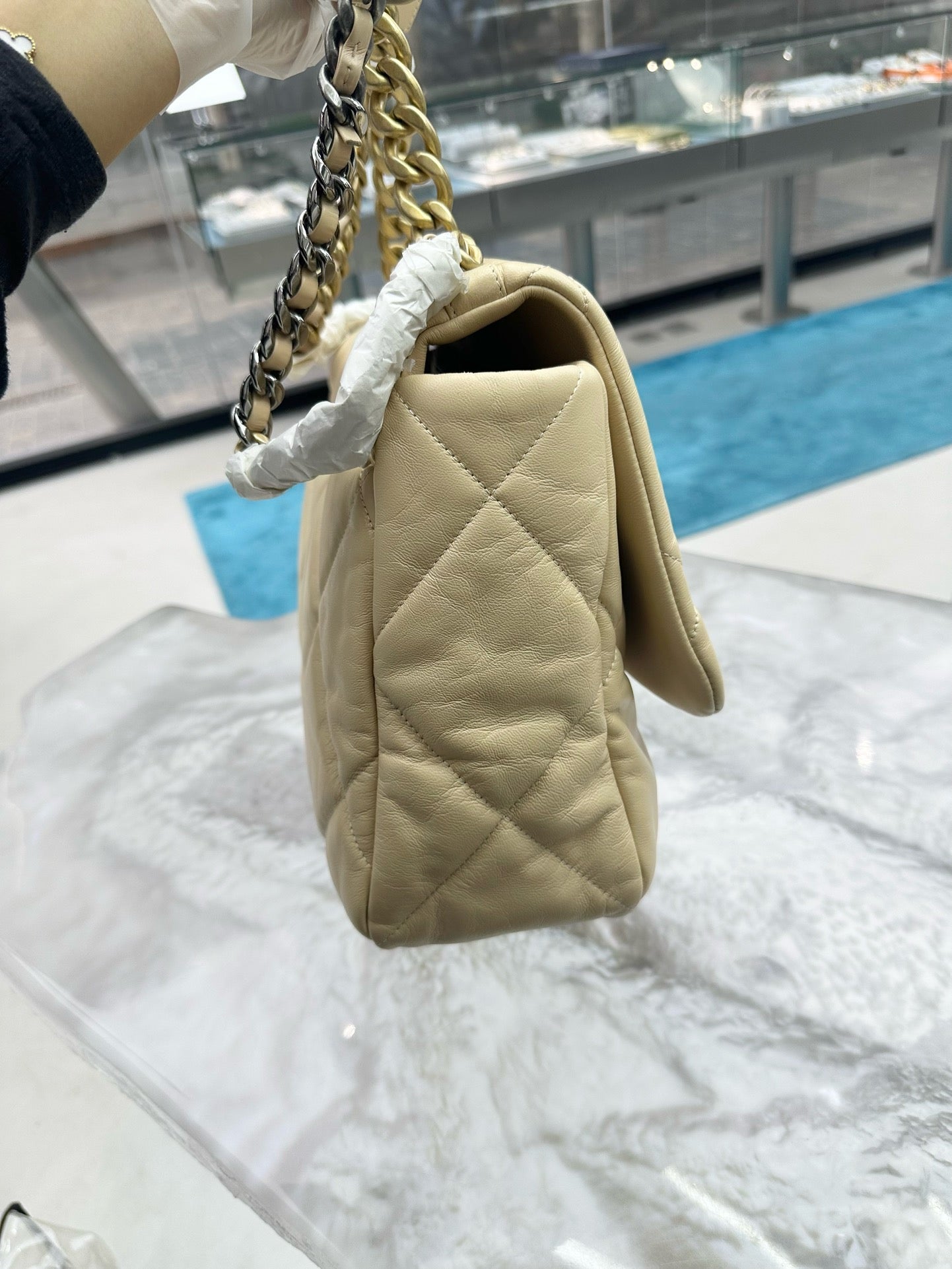 Pre-owned Not Used Chanel 19Bag Maxi Beige Lambskin Golden Hardware, 2020-2021, w/ dust bag, no card