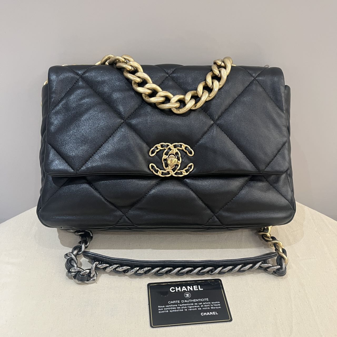 Pre-owned Certified Chanel Medium 19Bag in Black Lambskin with Golden Hardware, 2020-2021, w/ full set