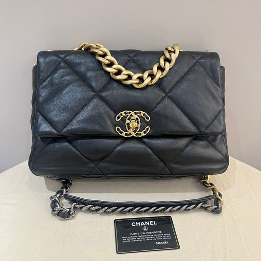 Pre-owned Certified Chanel Medium 19Bag in Black Lambskin with Golden Hardware, 2020-2021, w/ full set