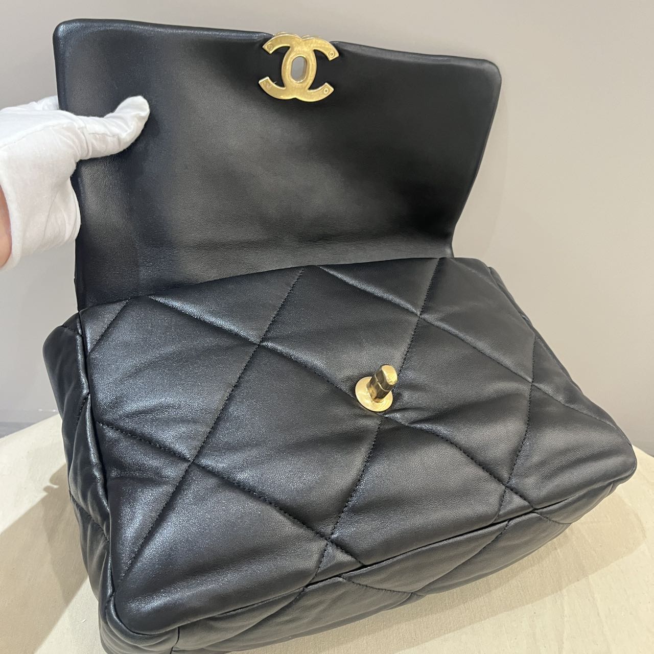 Pre-owned Certified Chanel Medium 19Bag in Black Lambskin with Golden Hardware, 2020-2021, w/ full set