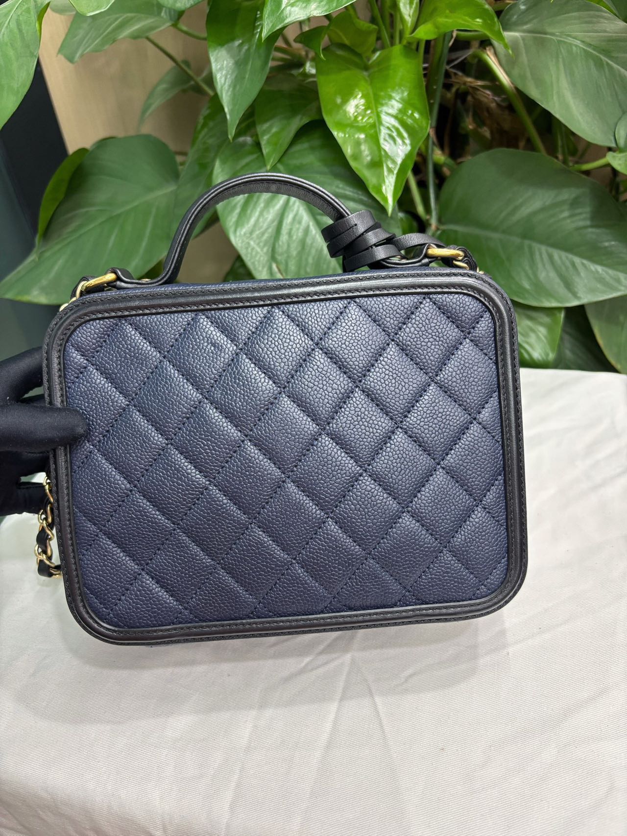Pre-owned Certified Chanel Medium Filigree Vanity Case in Black and Blue Caviar Leather with Golden Hardware, 2016,  w/ dust bag, lock and key