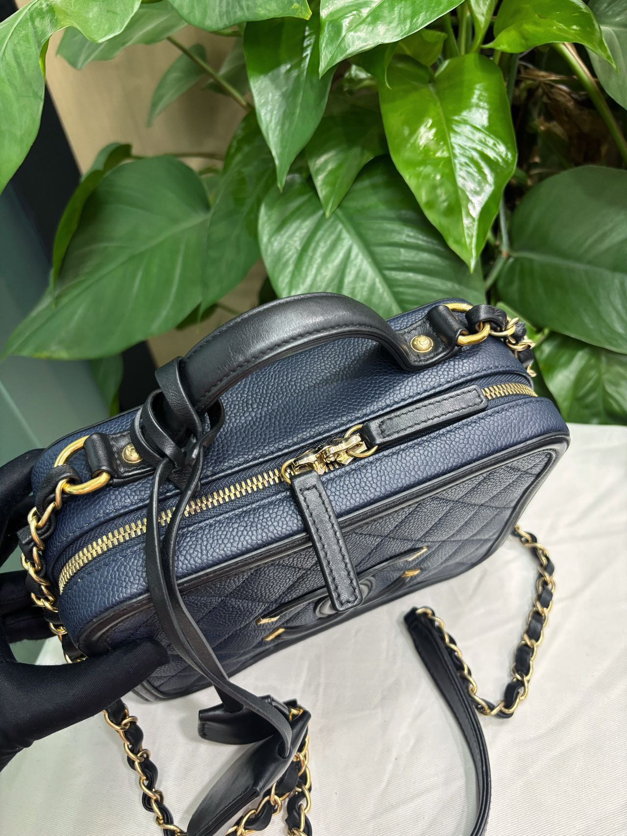 Pre-owned Certified Chanel Medium Filigree Vanity Case in Black and Blue Caviar Leather with Golden Hardware, 2016,  w/ dust bag, lock and key