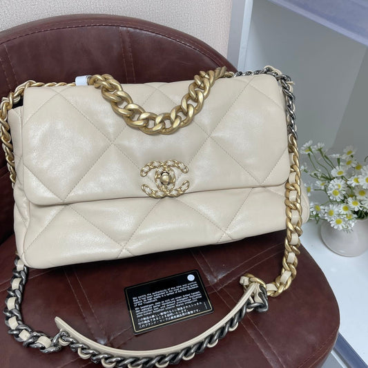 Pre-owned Certified Chanel Medium/ Large 19Bag in Beige Lambskin with Golden Hardware, 2020-2021, w/ full set