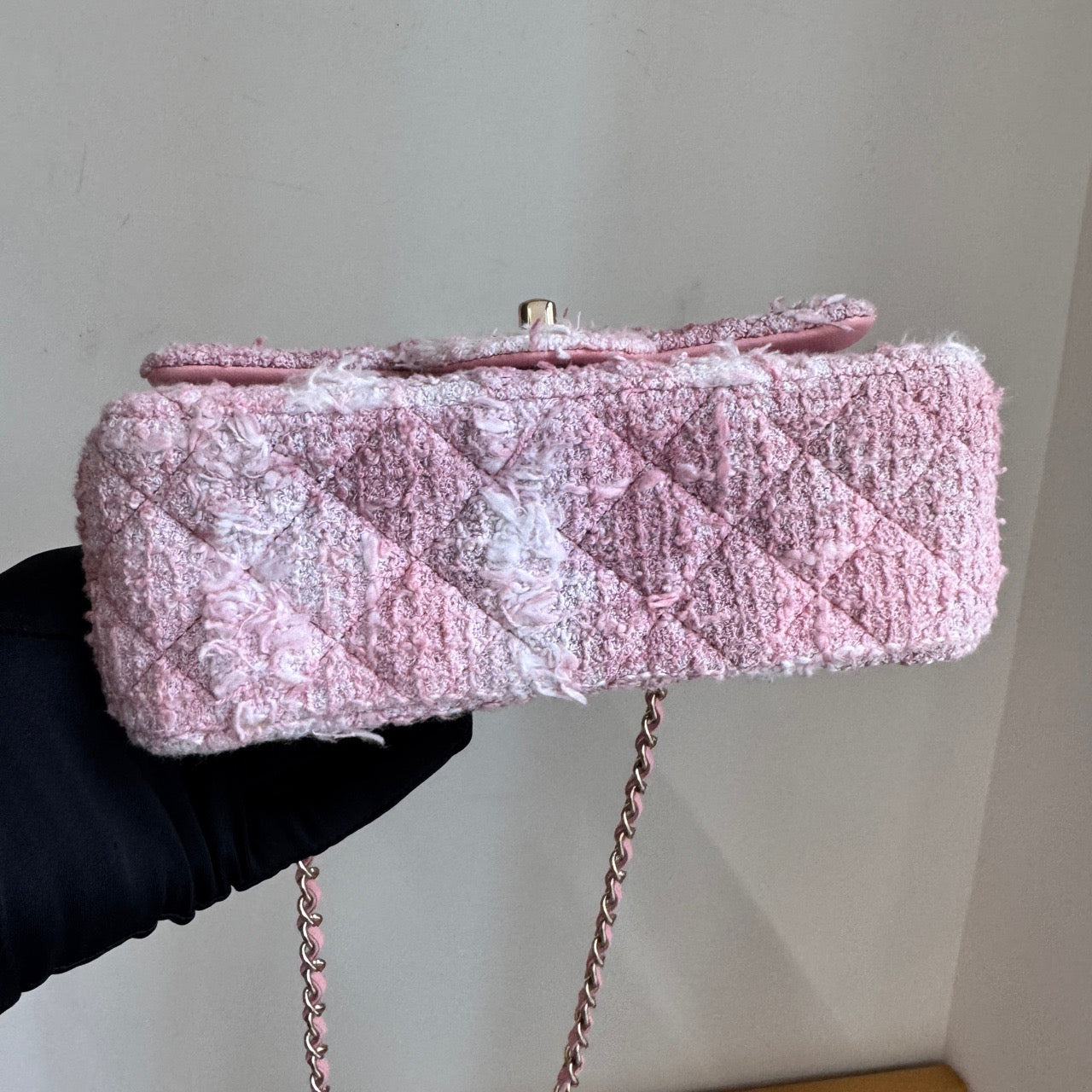 Pre-owned Chanel 22C Mini Classic Flap Sakura Pink with White Tweed Champagne Golden Hw, Microchipped, Full Set