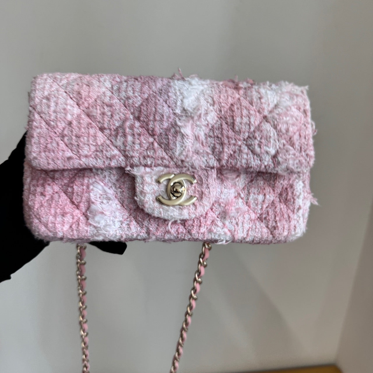 Pre-owned Chanel 22C Mini Classic Flap Sakura Pink with White Tweed Champagne Golden Hw, Microchipped, Full Set