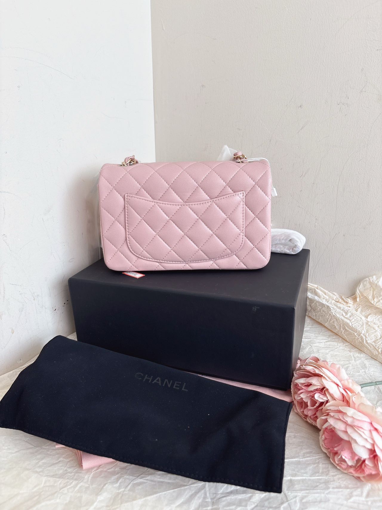 Pre-owned Certified Chanel Mini Single Chain Flap in Pink Lambskin with Golden Hardware, 2014-2015, w/ full set