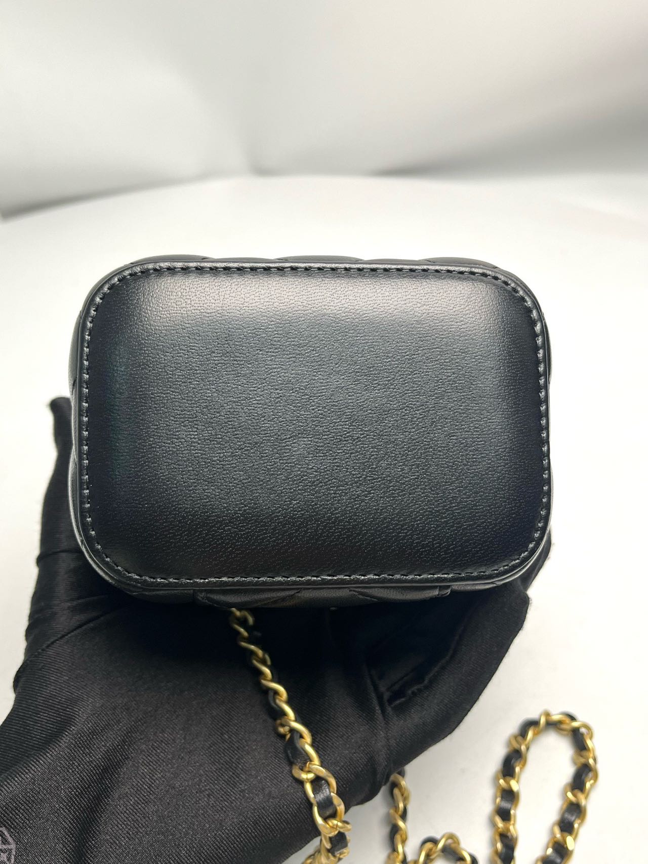 Pre-owned Certified Chanel Mini Square Pearl Crush Vanity Case with Chain in Quilted Black Lambskin with Golden Hardware, 2022, w/card