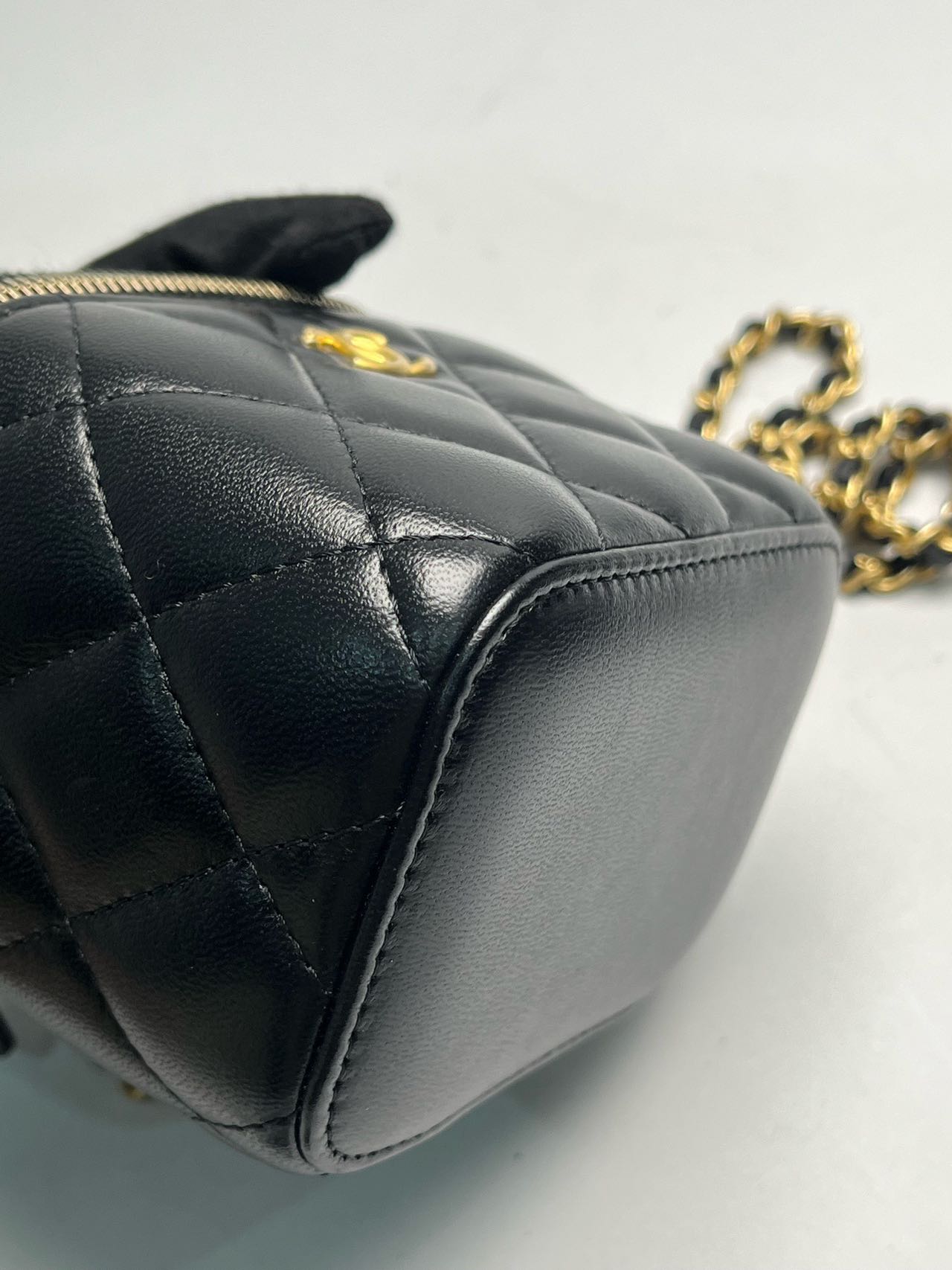 Pre-owned Certified Chanel Mini Square Pearl Crush Vanity Case with Chain in Quilted Black Lambskin with Golden Hardware, 2022, w/card