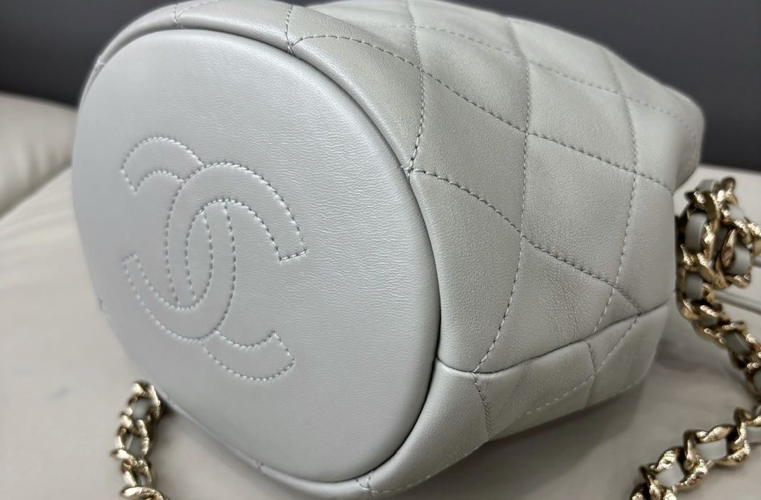 Pre-owned Certified Chanel Quilted Bucket Bag in Gray Calfskin with Golden Hardware, 2022 Microchipped, w/ Dust bag