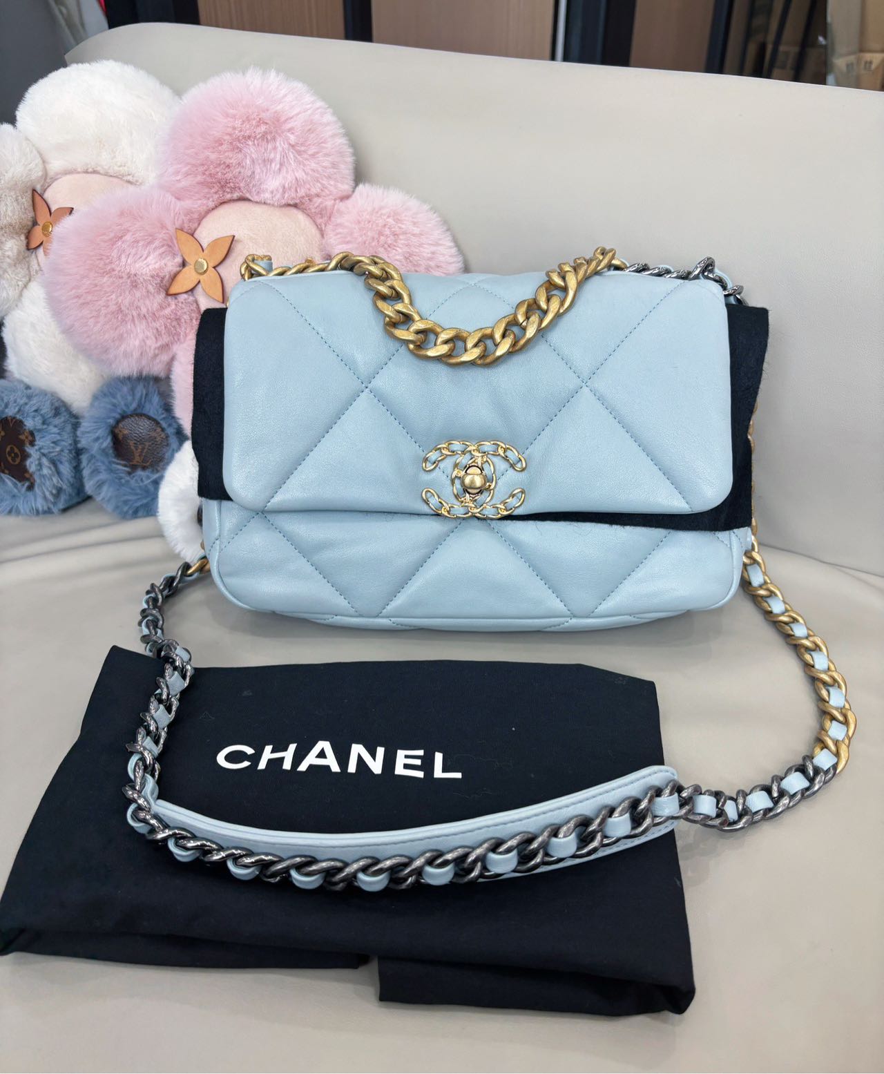 Pre-owned Certified Chanel Small 19Bag in Light Blue Lambskin with Golden Hardware, Microchipped, w/ box，dust bag