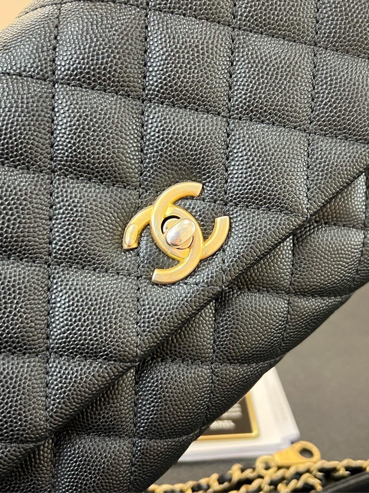 Pre-owned Certified Chanel Small Coco Handle in Black Caviar Leather with Natural Lizard Top Handle with Golden Hardware, 2017-2018,w/card, dust bag
