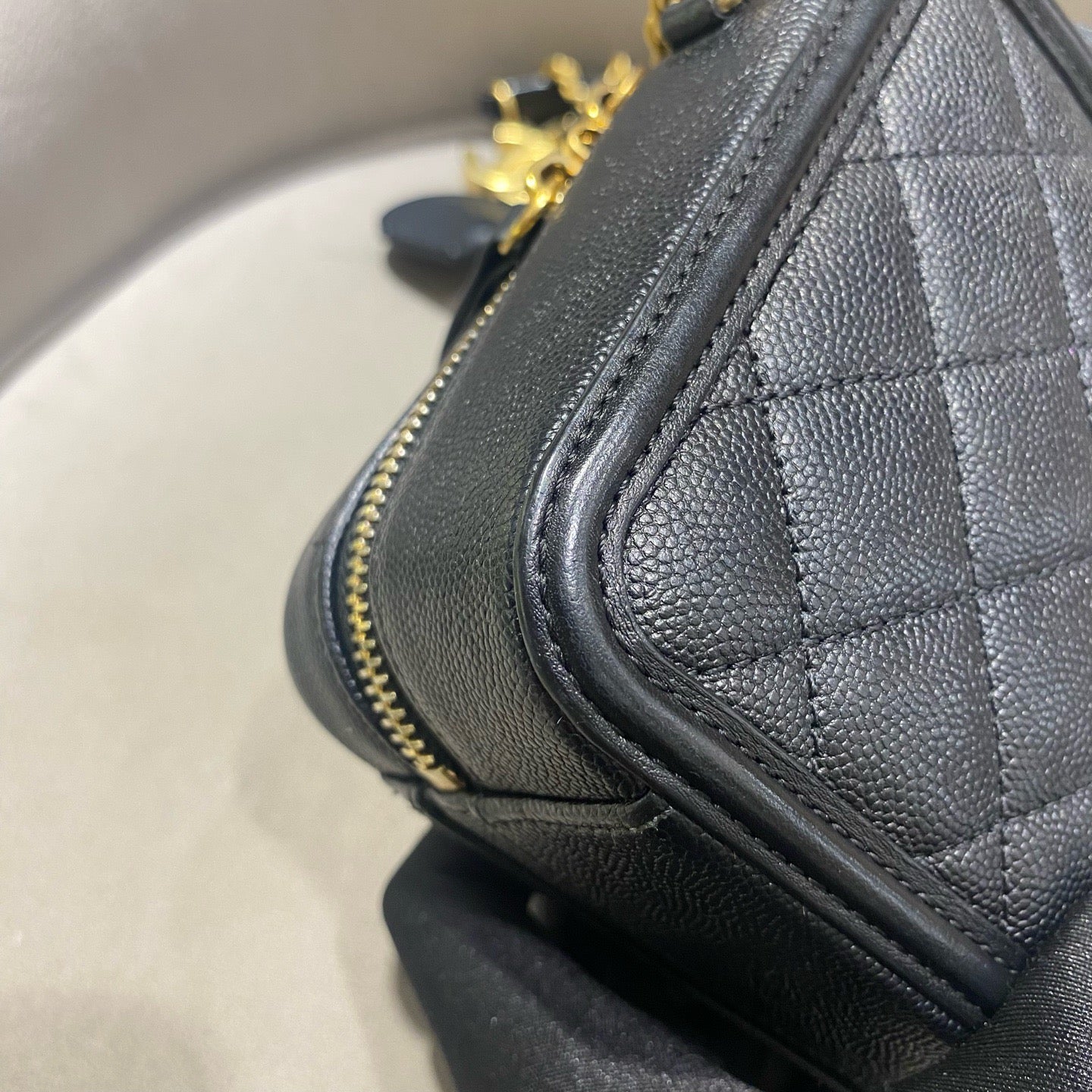 Pre-owned Certified Chanel Small Filigree Vanity Case in Black Caviar Leather with Golden Hardware, 2018,  w/ Full Set