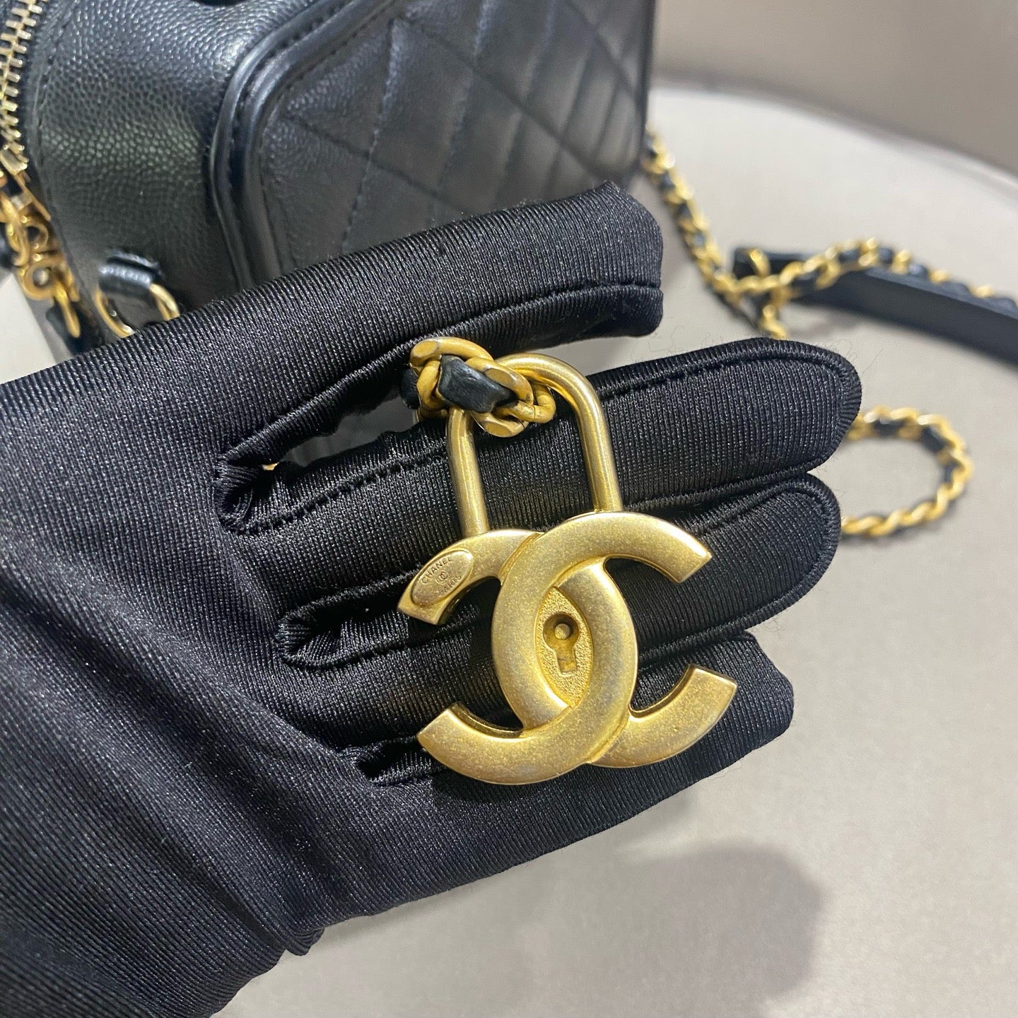 Pre-owned Certified Chanel Small Filigree Vanity Case in Black Caviar Leather with Golden Hardware, 2018,  w/ Full Set