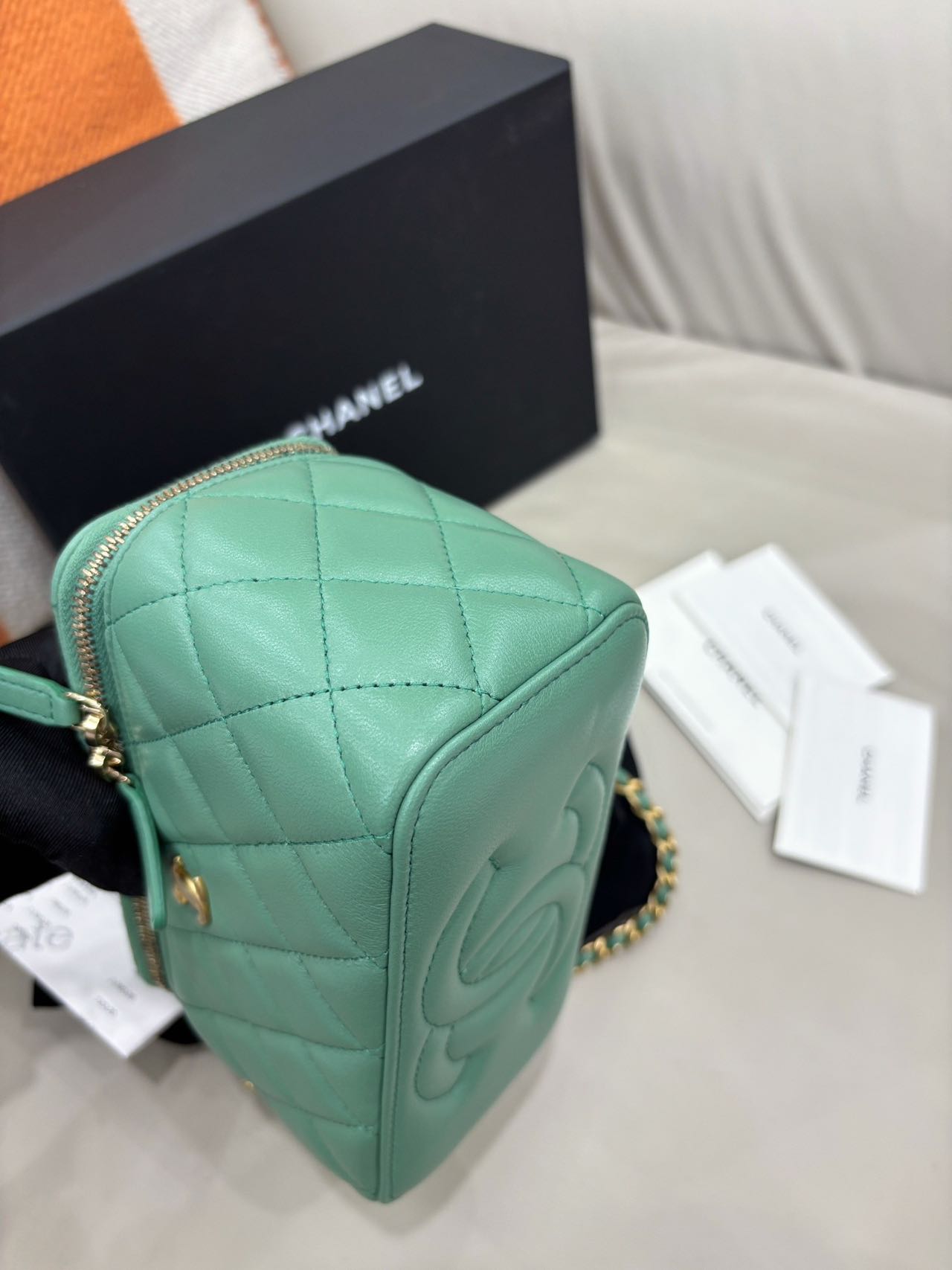 Pre-owned Certified Chanel Small Pearl Crush Vanity Case with Chain in Quilted Light Green Lambskin with Golden Hardware, 2022 Microchipped, w/full set