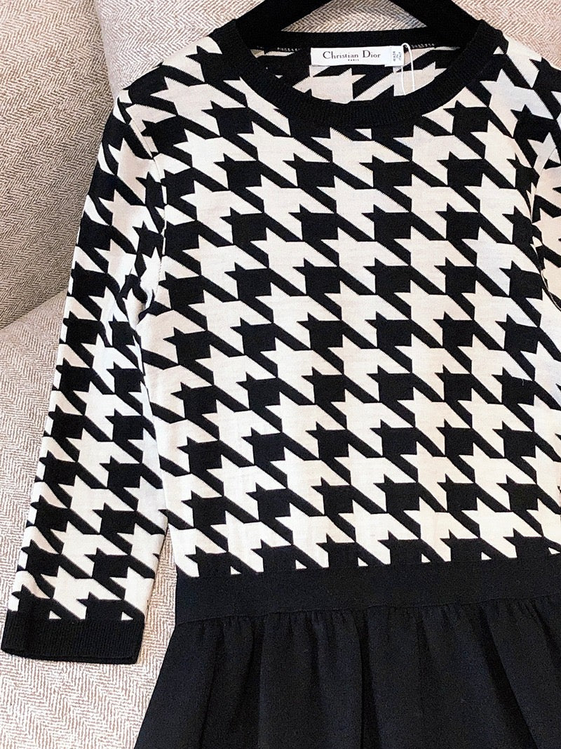 Pre-owned Dior Houndstooth Wool Midi Dress, Size F38