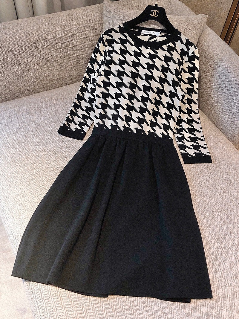 Pre-owned Dior Houndstooth Wool Midi Dress, Size F38