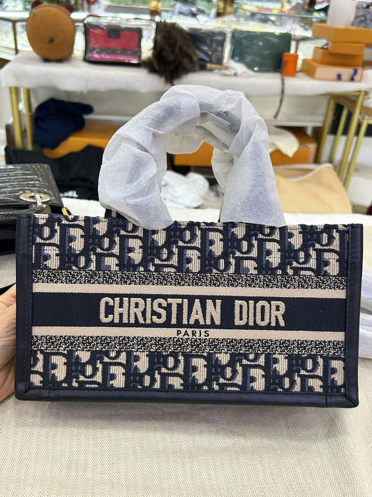 Pre-owned Certified Dior Book Tote East-West in Blue Oblique Canvas and Blue Calfskin with Golden Hardware, w/strap, dust bag