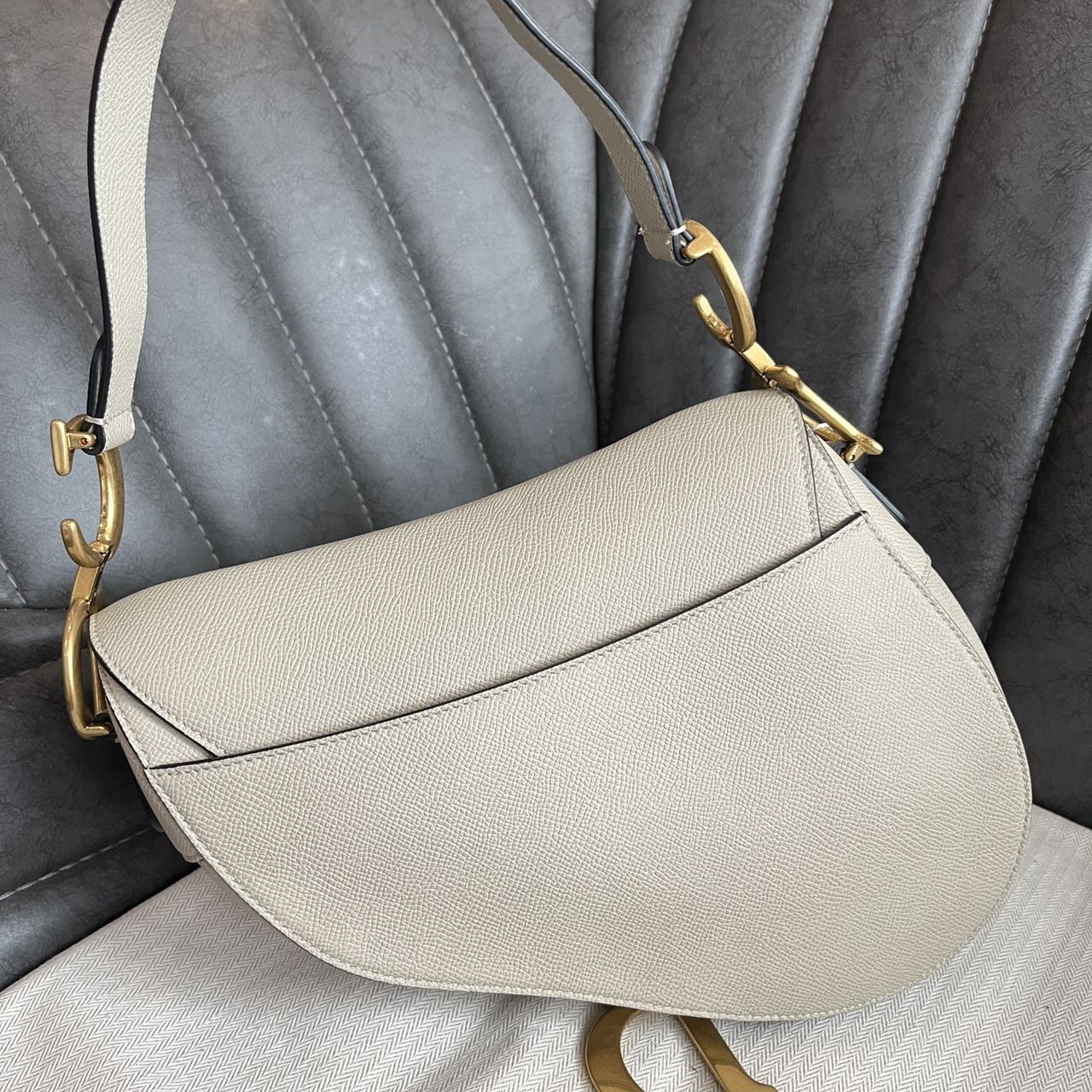 Pre-owned Certified Dior Medium Saddle in Etoupe Grained Calfskin with Golden Hardware, 2023, w/dust bag, leather strap