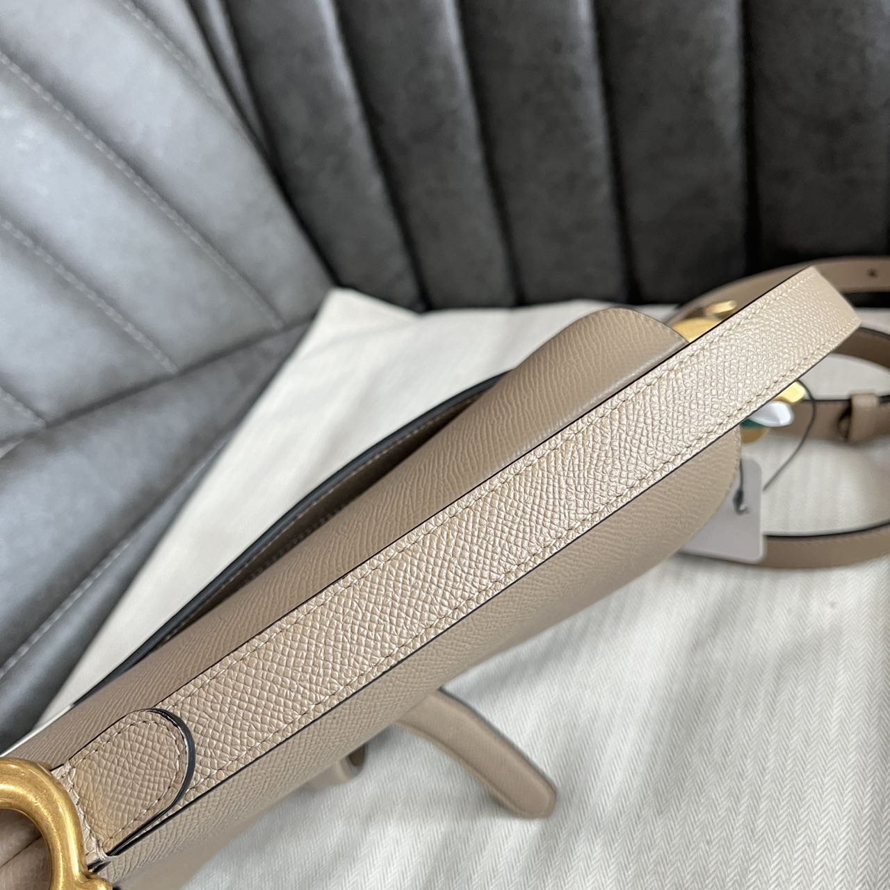 Pre-owned Certified Dior Medium Saddle in Light Brown Grained Calfskin with Golden Hardware, 2022, w/dust bag, leather strap
