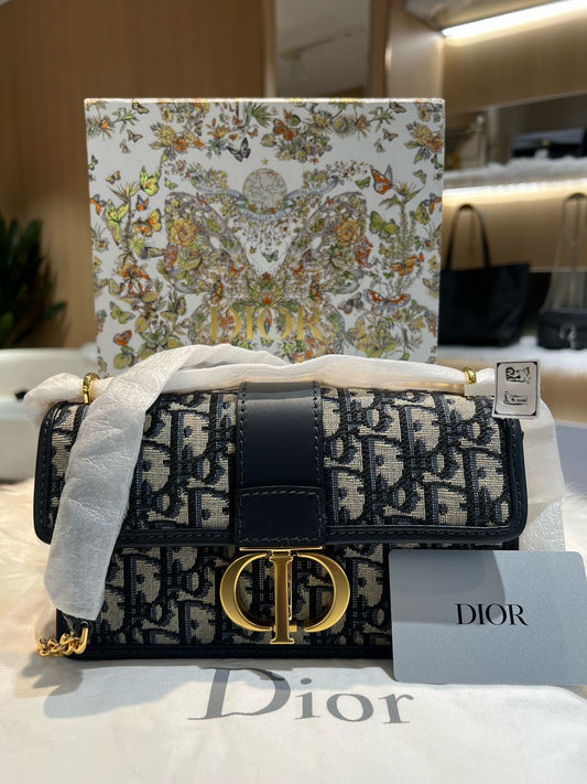 Pre-owned Certified Dior Small 30 Montaigne East-West with Chain in Blue Oblique Canvas with Golden Hardware, w/full set