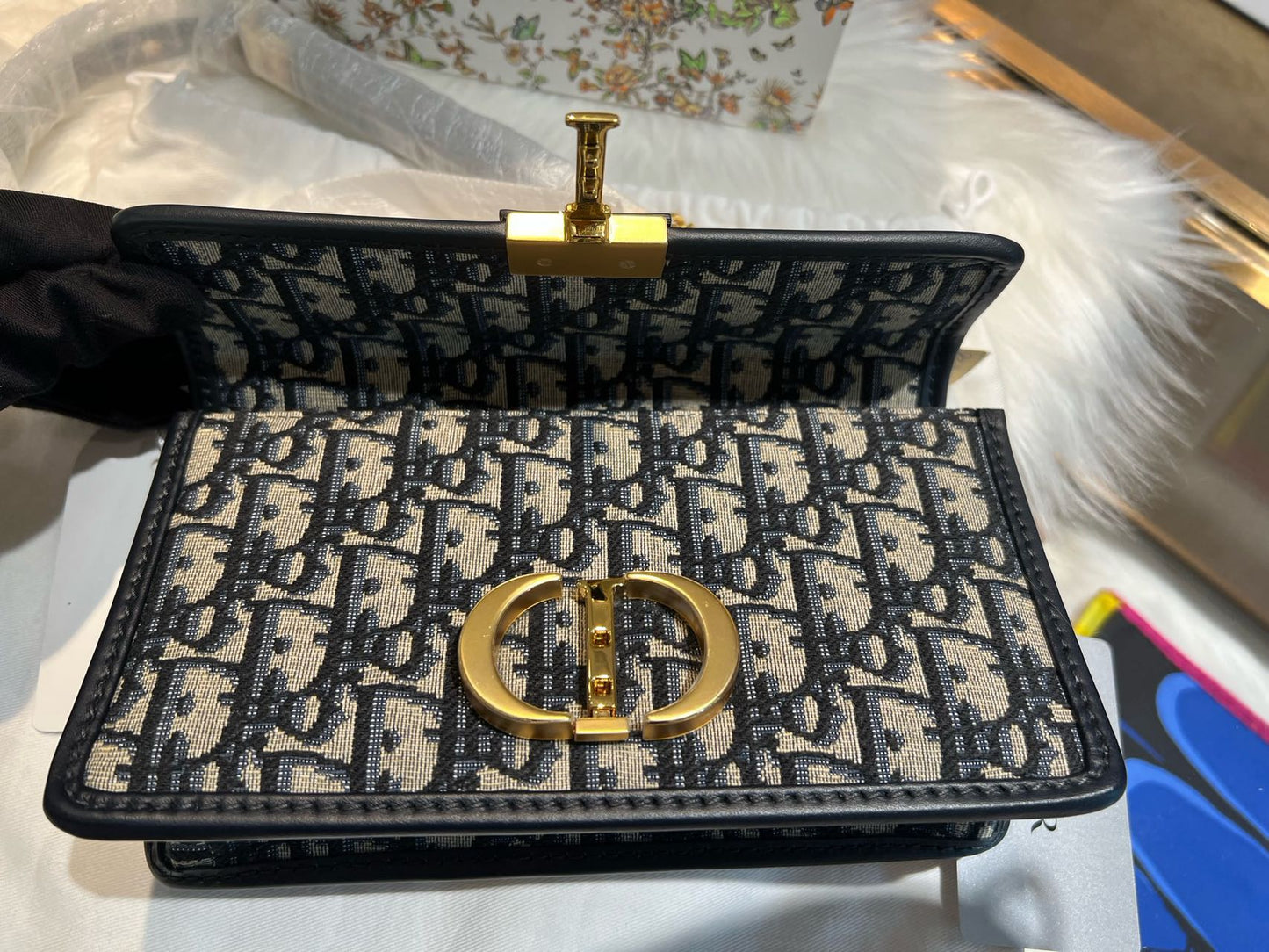 Pre-owned Certified Dior Small 30 Montaigne East-West with Chain in Blue Oblique Canvas with Golden Hardware, w/full set