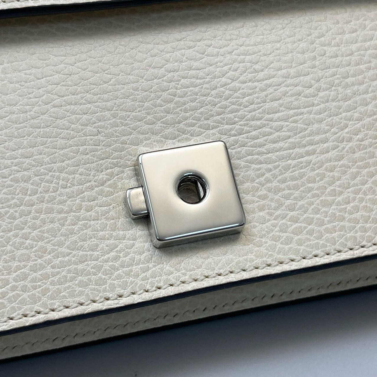 Pre-owned Certified Gucci Small Dionysus Shoulder Bag in White Leather  with Blue Enamel Hardware