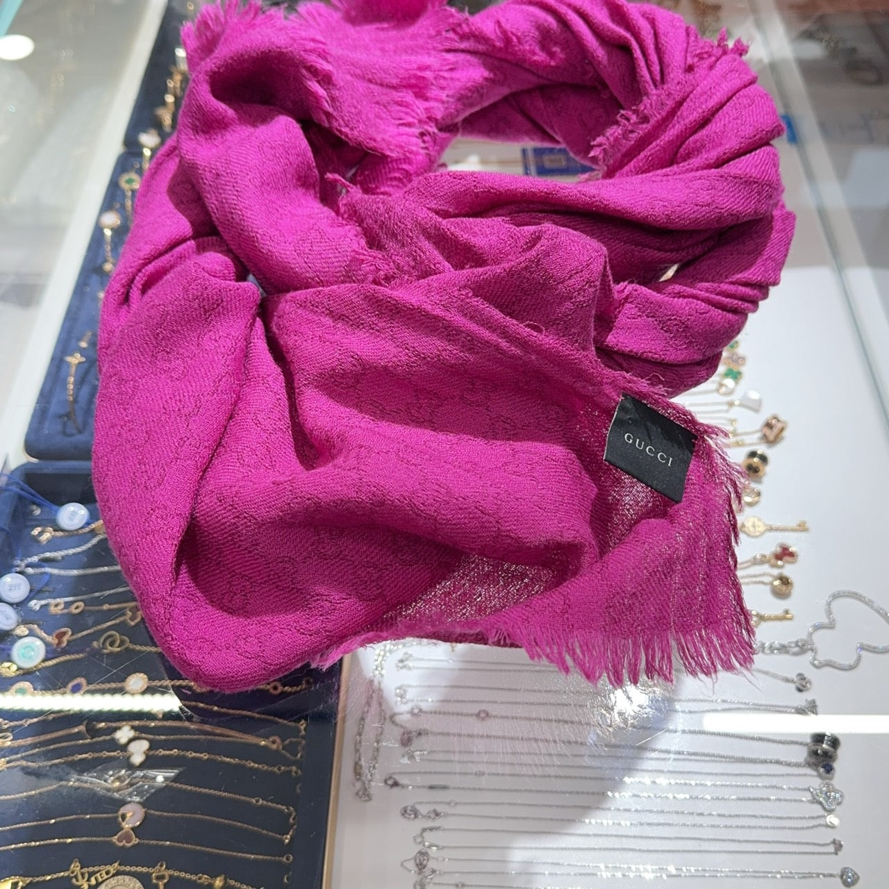 Pre-owned Gucci Scarf, Natural Silk & Wool, 60x90cm