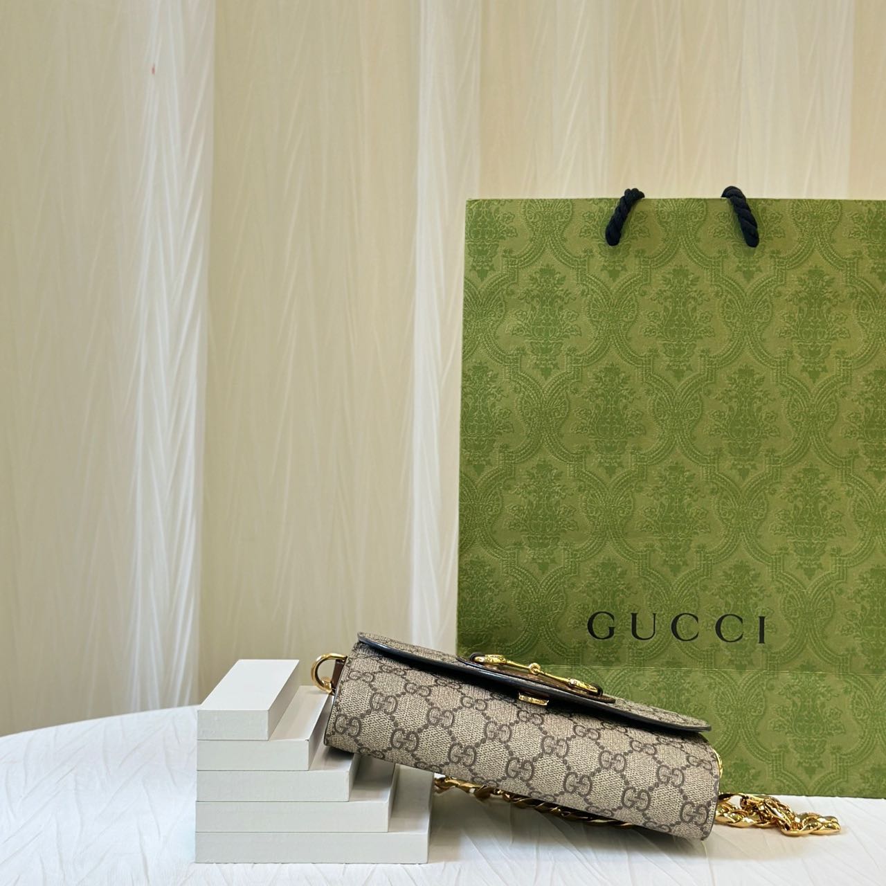 Pre-owned Certified Gucci Wallet on Chain in GG Supreme Coated Canvas with Golden Hardware, 2023
