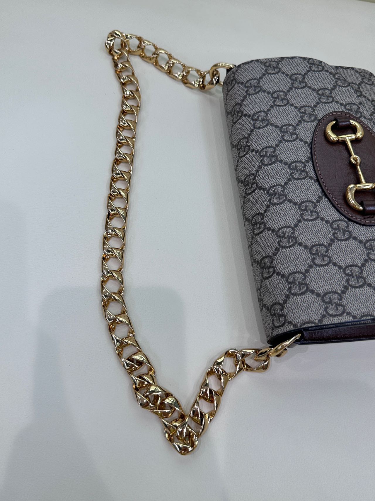 Pre-owned Certified Gucci Wallet on Chain in GG Supreme Coated Canvas with Golden Hardware, 2023