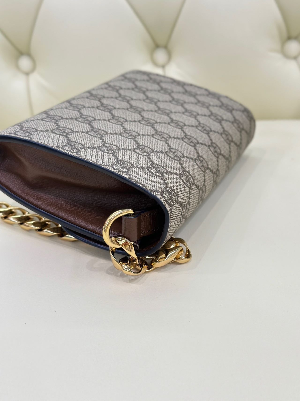 Pre-owned Certified Gucci Wallet on Chain in GG Supreme Coated Canvas with Golden Hardware, 2023