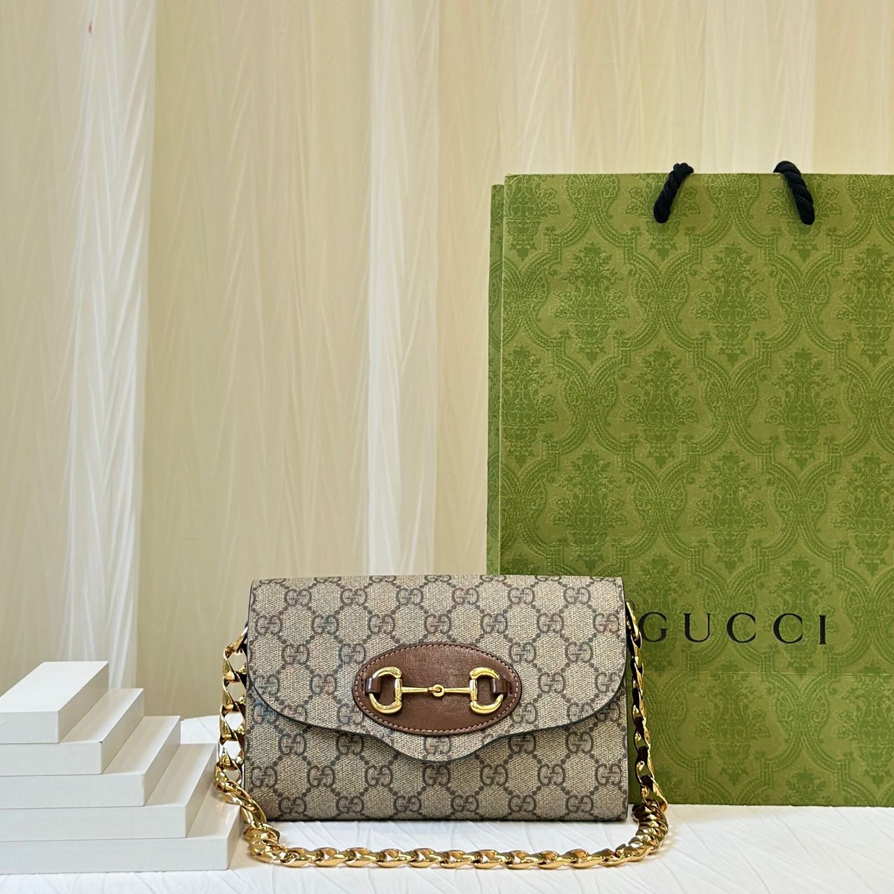 Pre-owned Certified Gucci Wallet on Chain in GG Supreme Coated Canvas with Golden Hardware, 2023