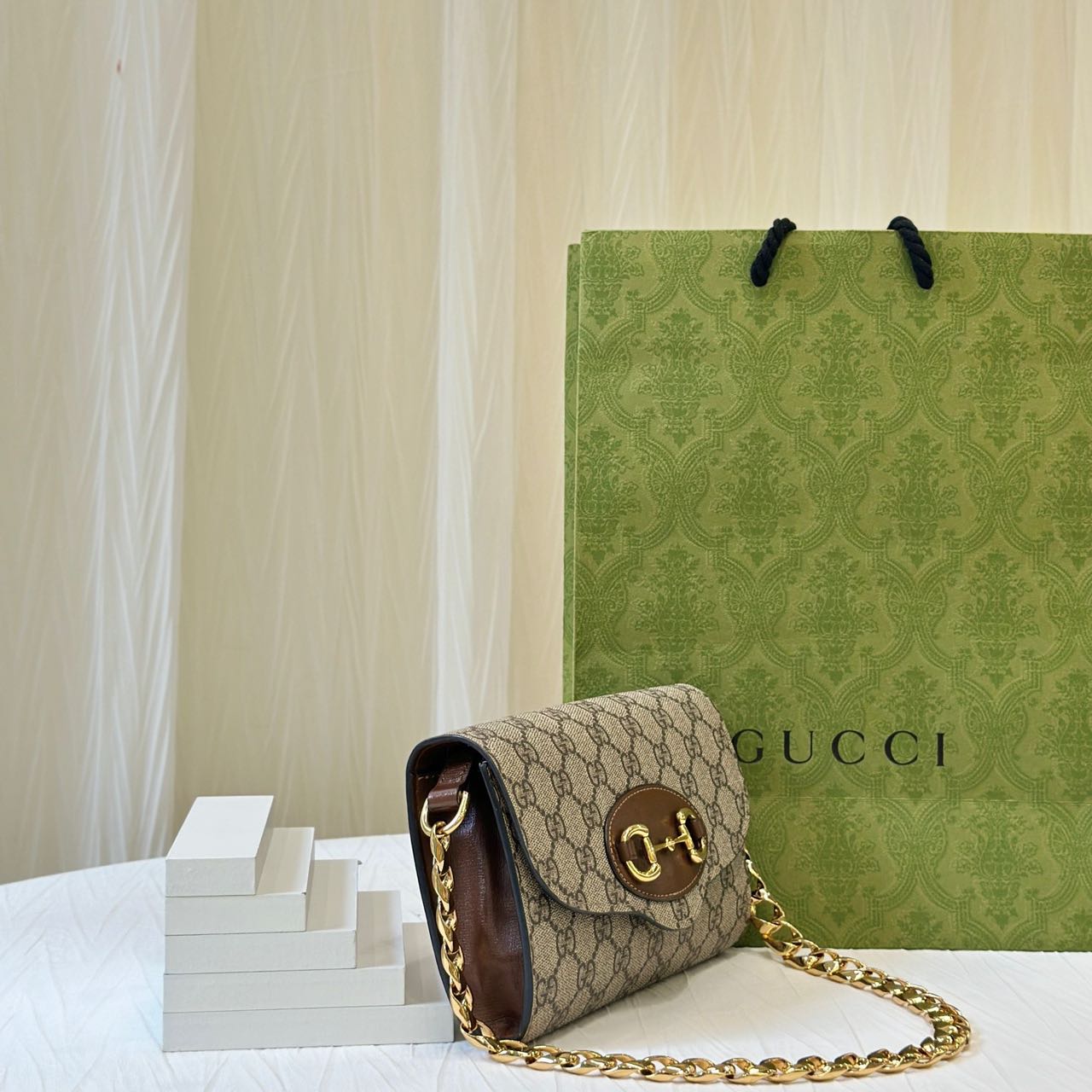 Pre-owned Certified Gucci Wallet on Chain in GG Supreme Coated Canvas with Golden Hardware, 2023
