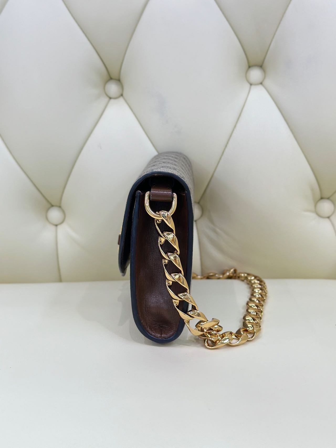 Pre-owned Certified Gucci Wallet on Chain in GG Supreme Coated Canvas with Golden Hardware, 2023