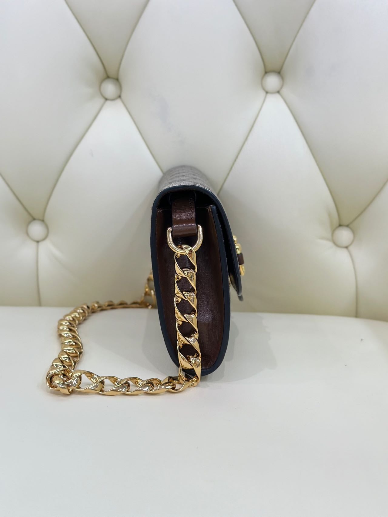 Pre-owned Certified Gucci Wallet on Chain in GG Supreme Coated Canvas with Golden Hardware, 2023