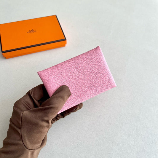 Pre-owned Hermes Calvi Card Holder Verso Sakura Pink Chèvre with Burgundy Interior, Like New, 2020, w/ box