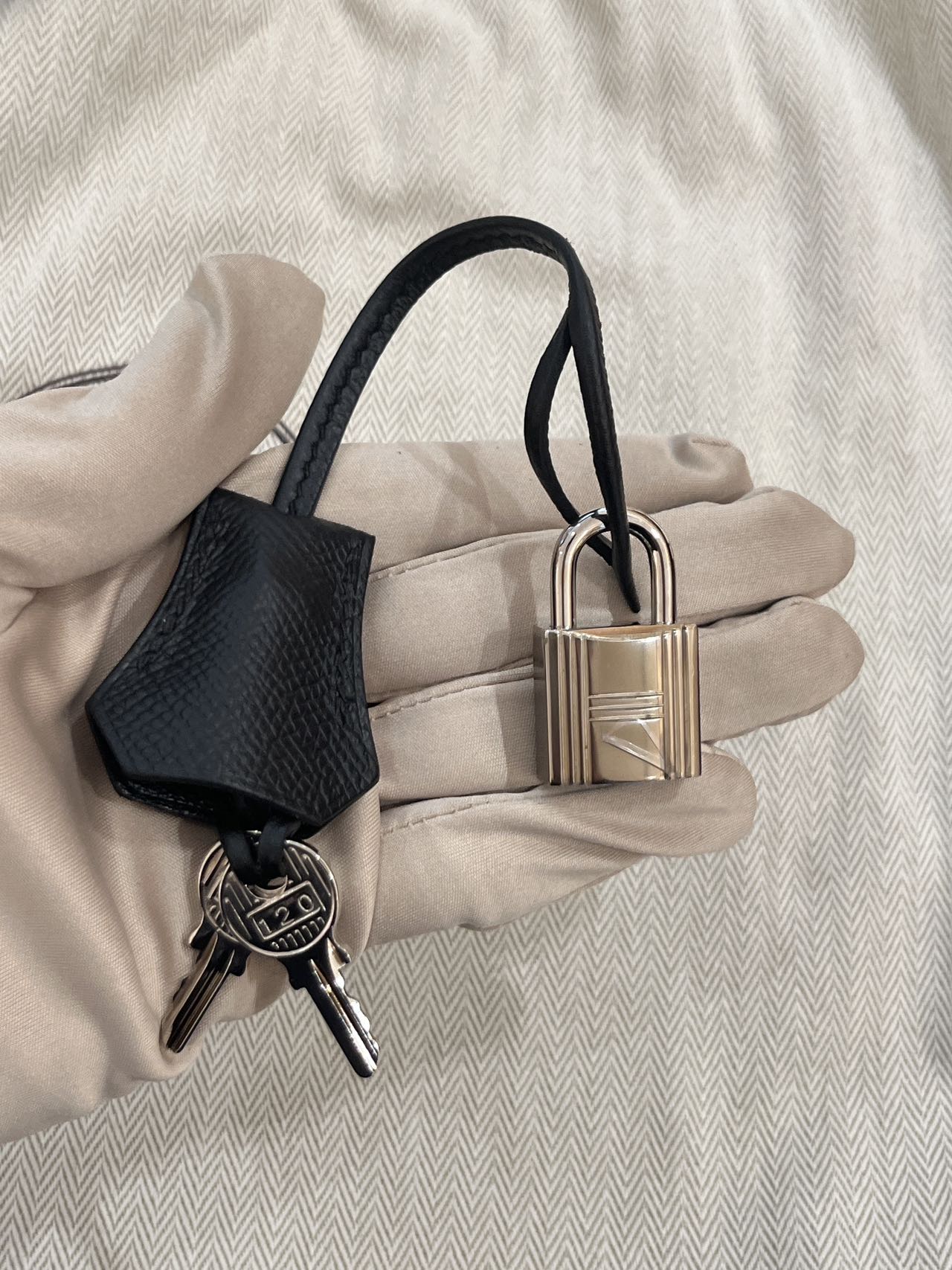 Pre-owned Certified Hermes Kelly 25 Sellier in Black Epsom Leather with Palladium Hardware, 2017, w/ Full Set