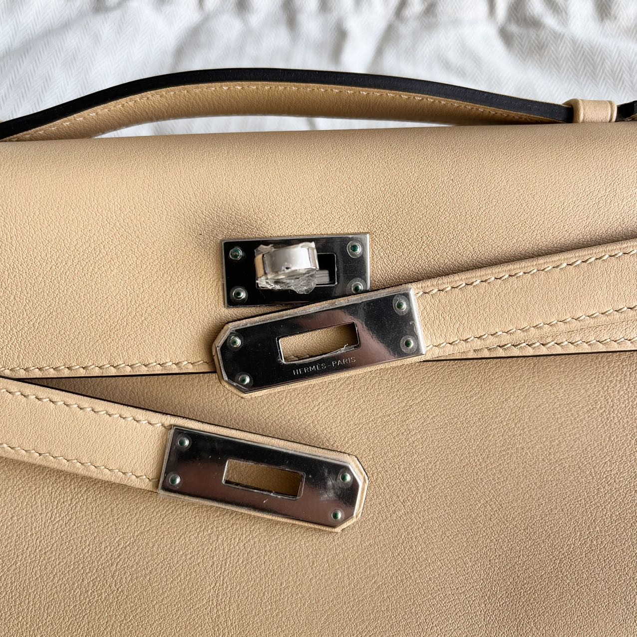 Pre-owned Certified Hermes Kelly Cut in 21 Naturel-Sable Swift Leather with Silver Hardware, 2016, w/ Dust bag