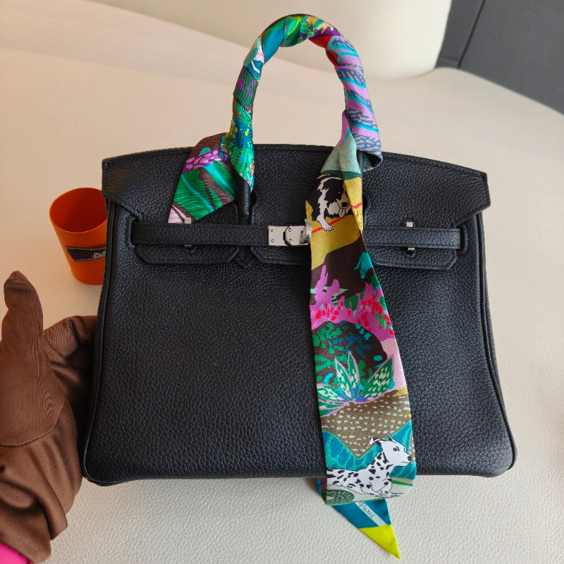 Pre-owned Certified Hermes Silk Twilly “En Liberte” in Green and Blue, w/box