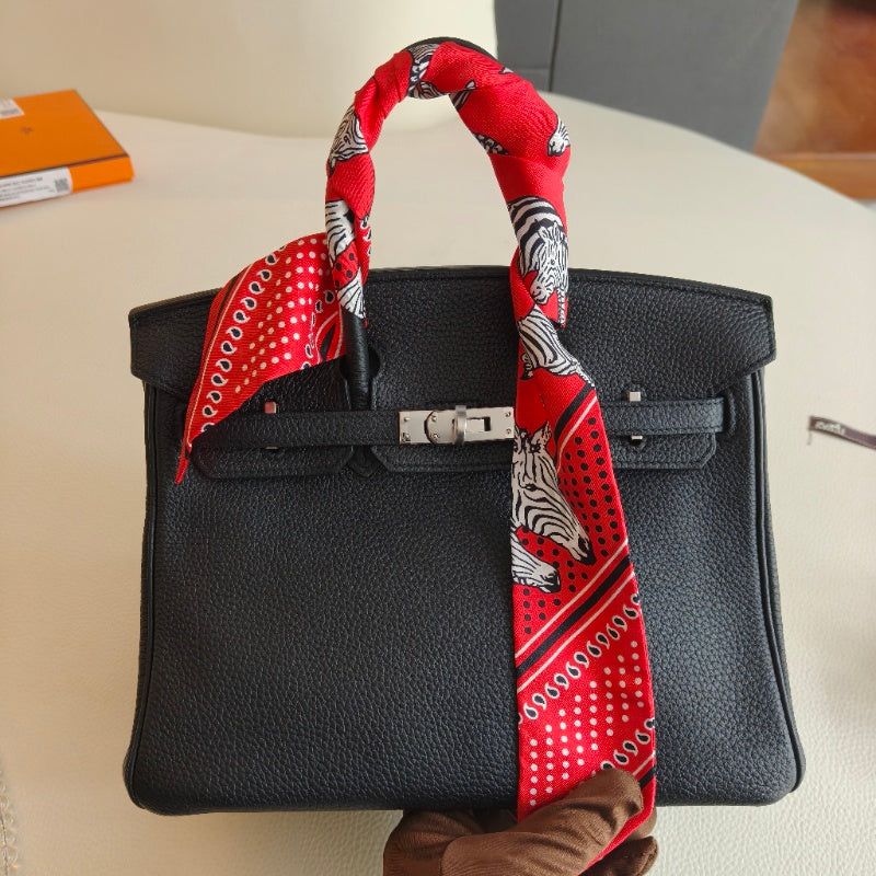 Pre-owned Certified Hermes Silk Twilly “Less Zebres” in Red and White, w/box