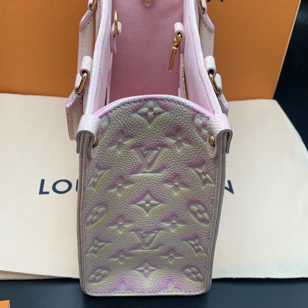 Pre-owned LV Louis Vuitton OnTheGo PM Stardust Light Pink microchipped