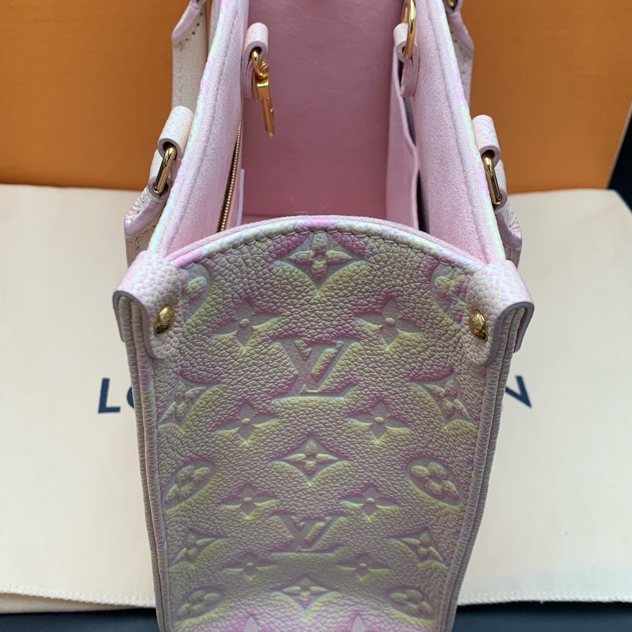 Pre-owned LV Louis Vuitton OnTheGo PM Stardust Light Pink microchipped