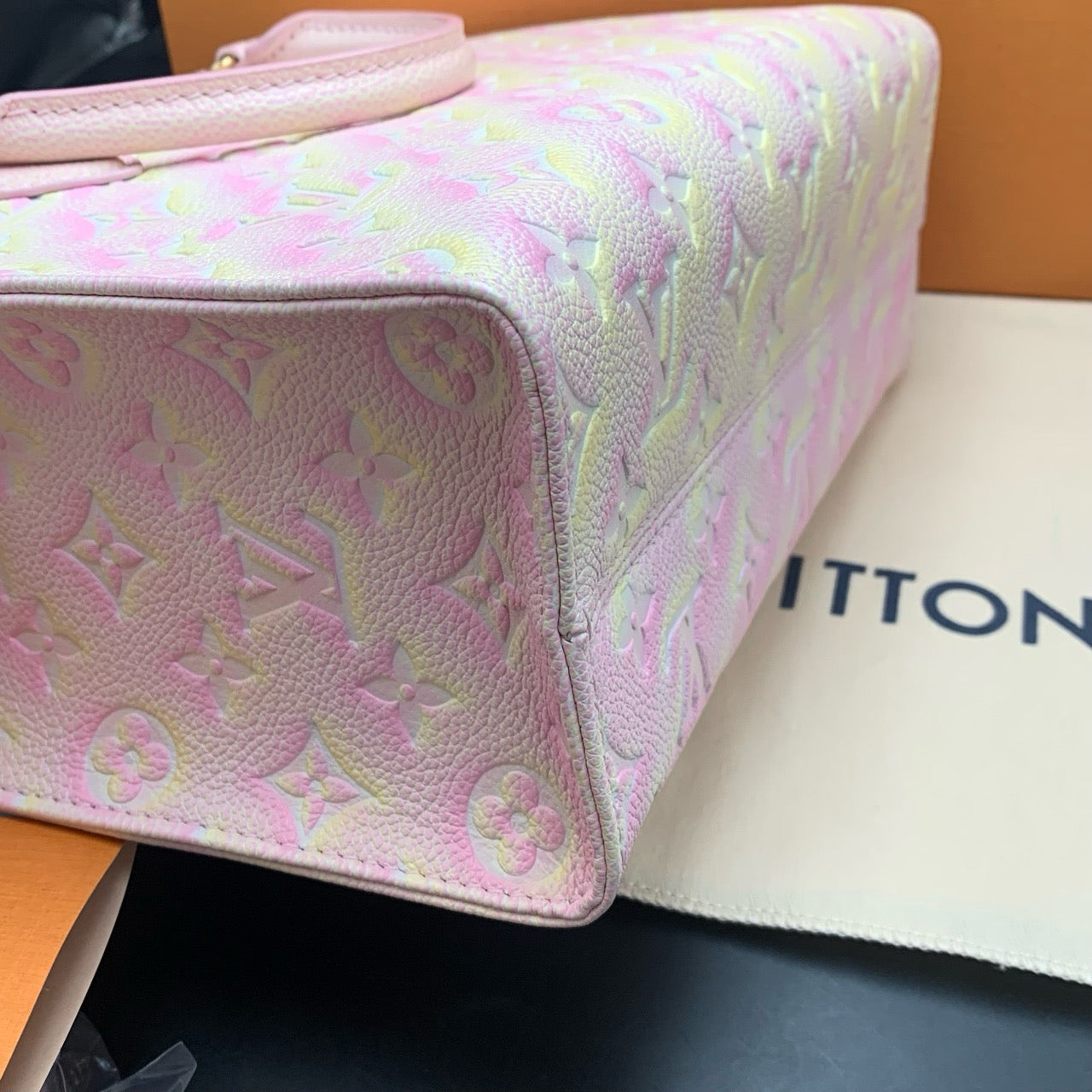 Pre-owned LV Louis Vuitton OnTheGo PM Stardust Light Pink microchipped